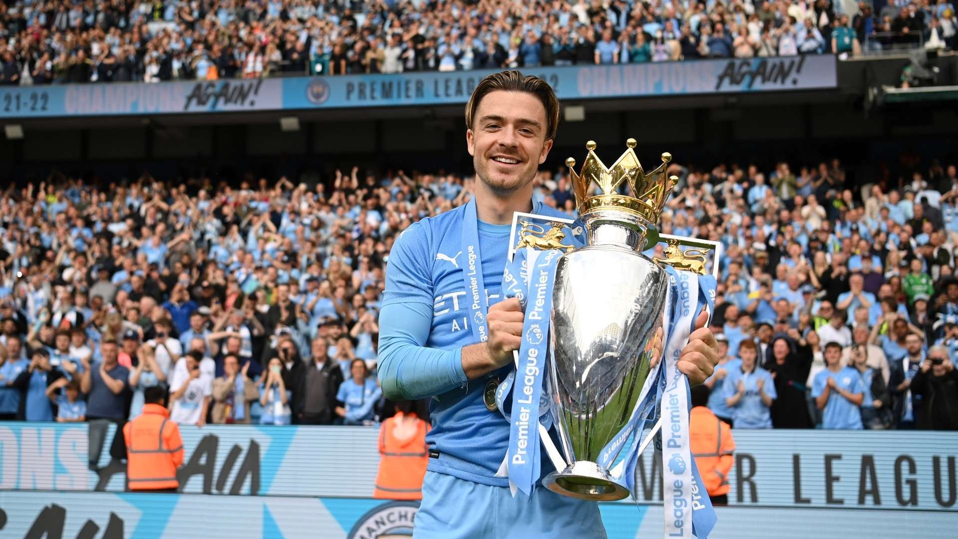 並且吸引了 並且吸引了