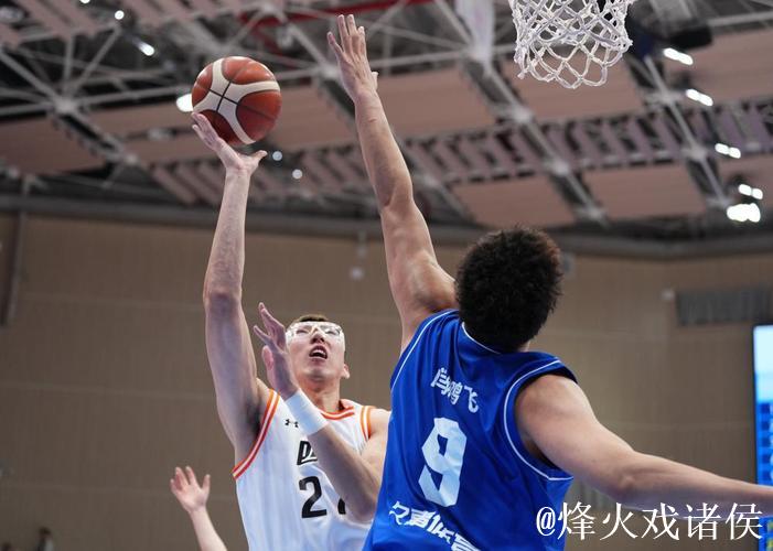四川男篮单节狂胜19分 全运会小组赛力克上海队 四川男篮单节狂胜19分 全运会小组赛力克上海队