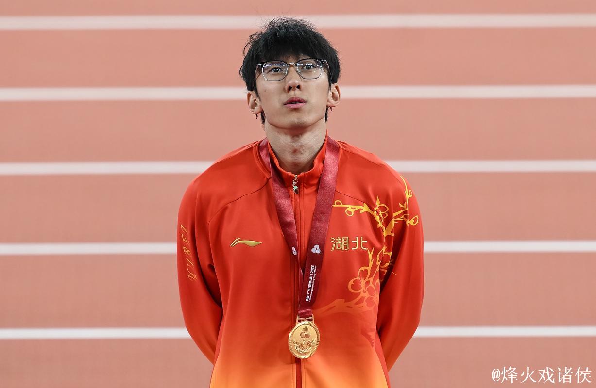 全运会男子100米决赛 湖北选手李泽洋收获冠军 全运会男子100米决赛 湖北选手李泽洋收获冠军