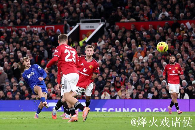 英超-盖耶击打队友染红霍尔建功 曼联0-1不敌埃弗顿 英超-盖耶击打队友染红霍尔建功 曼联0-1不敌埃弗顿